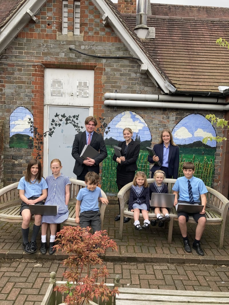 Pangbourne College donates Chromebooks to Basildon Primary School